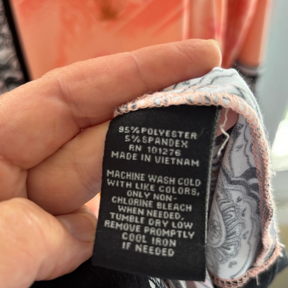 Beautiful Dress - Picture 2 of 6